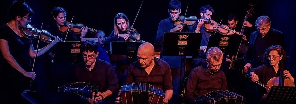 Los músicos de La Canyengue durante un concierto